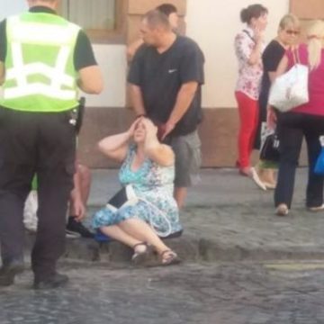 В самом центре Мукачево женщина-пешеход попала под колёса микроавтобуса (ФОТО)