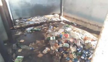 Фекалии и сигареты: Туристы показали ужасы туалетов на границе в Закарпатье (ВИДЕО)