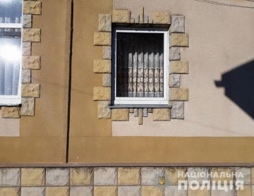 Долг или разборки?: На Закарпатье в частный дом бросили гранату (ФОТО)