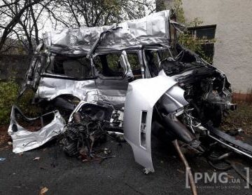 Роковое ДТП возле Мукачево: Появилось жуткое фото растрощенного в хлам «Renault» (ФОТО)