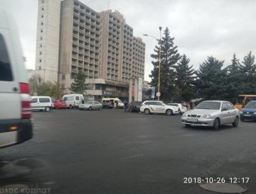 ДТП в Ужгороде возле отеля «Закарпатье»: Опубликовано видео с места происшествия (ВИДЕО)