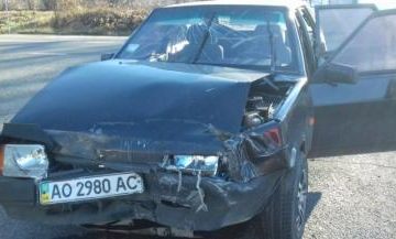 Жуткое ДТП возле Мукачево: Столкнулись сразу три машины (ФОТО)