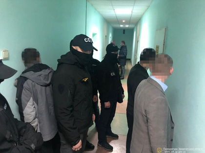 Бес попутал: на Закарпатье разоблачен следователь полиции при получении 300 долларов взятки (ФОТО)